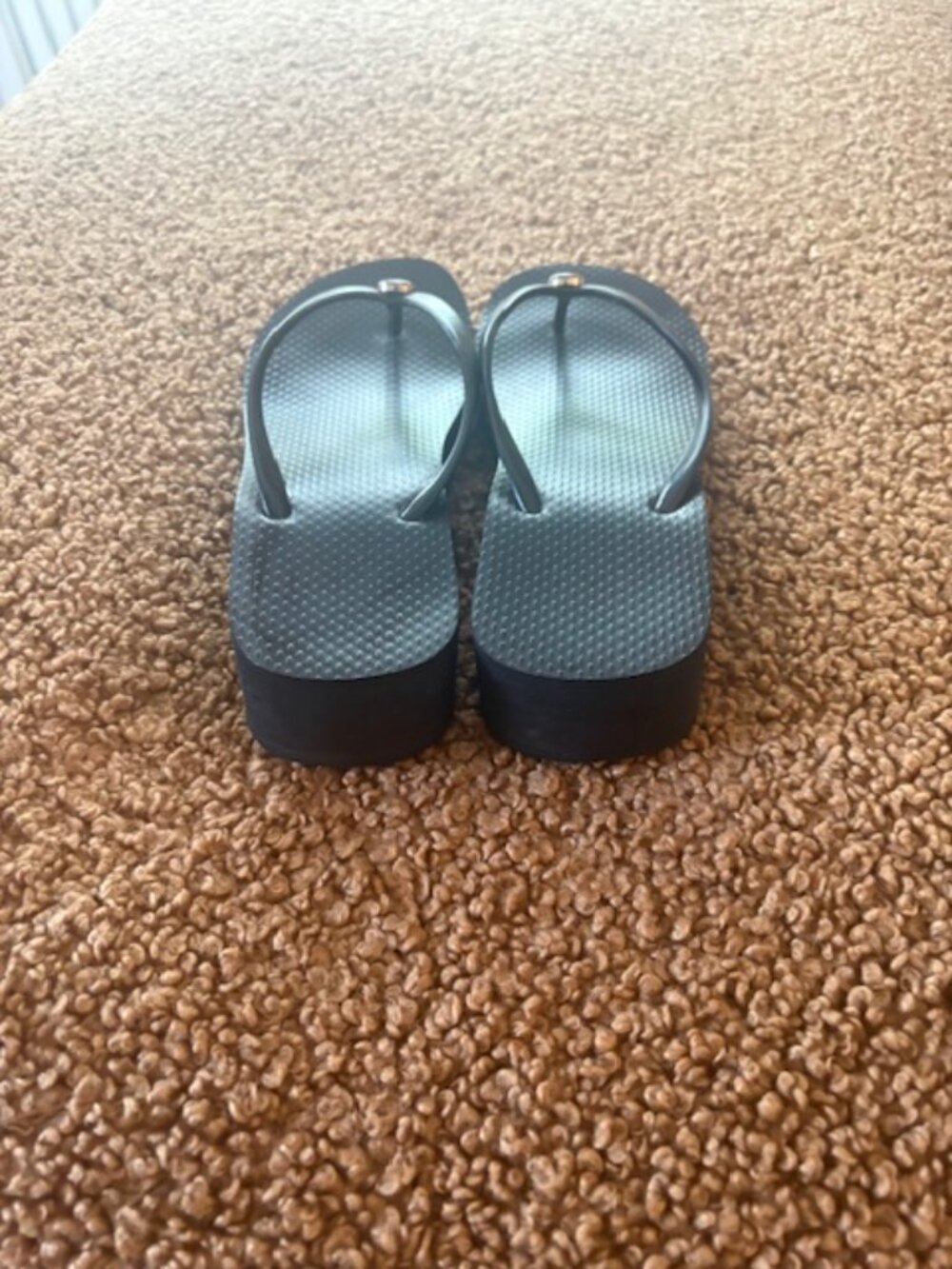 Tory Burch Flip Flop Wedge Sandals New - Picture 2 of 3